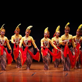 Purwakanthi Bawa 7 Tari Jawa Klasik ke Panggung Taman Ismail Marzuki