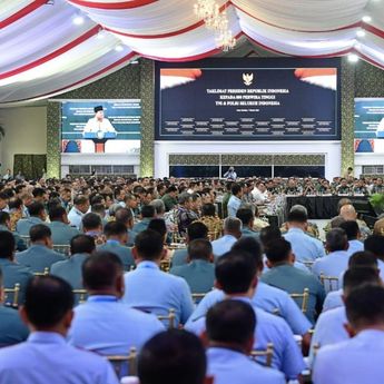 Prabowo Ungkap Alasan Kumpulkan 800 Petinggi TNI-Polri di Istana