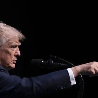 Trump Desak Ukraina Pilih Presiden Baru, Kritik Zelenskyy soal Perang