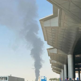 Koalisi Saudi Sebut Serangan Houthi ke Bandara Riyadh sebagai Kejahatan Perang