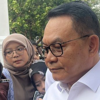 Respons Menko Dudung Soal Asap Karhutla yang Disebut Ganggu Negara Tetangga