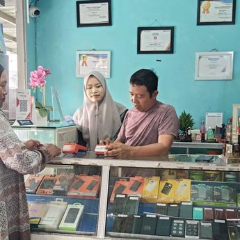 BRILink Agen Ijay Hadirkan Inklusi Keuangan, Dekatkan Bantuan Sosial kepada 2.000 Penerima Manfaat di Desa Jelapat Batola Kalsel