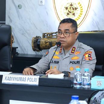 Polri Mutasi 12 Pati dan Pamen