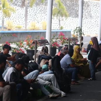 Bandara Pattimura Batalkan 17 Penerbangan akibat Kabut Asap Karhutla