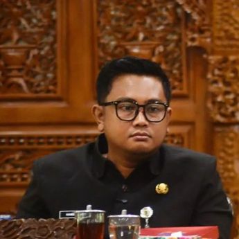 OTT Bupati Klaten, KPK Amankan 20 Orang dan Sita Rp1 Miliar