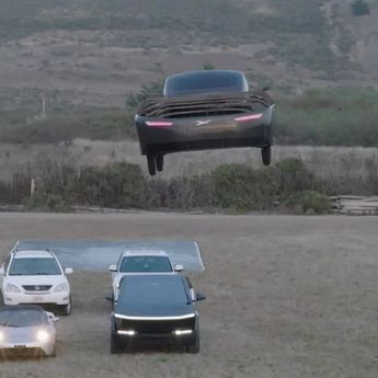Alef Aeronautics Tantang Tesla di Era Mobil Terbang, Pamer Aksi Terbang di Atas Roadster