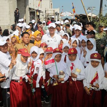 Tanam Mangrove di Demak, Menko AHY Dorong Solusi Berbasis Alam untuk Lindungi Pesisir Pantura Jawa
