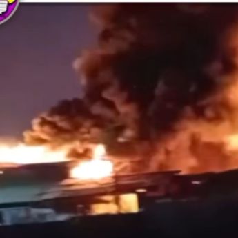 Kebakaran Hebat Landa Sejumlah Lapak Limbah di Jatiuwung Tangerang, Api Cepat Merambat