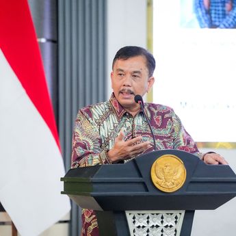 Syahganda soal Aksi Greenpeace: Dampak Krisis dan Biaya Hidup Jadi Perhatian Presiden