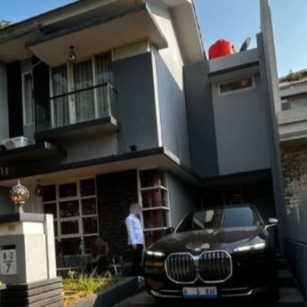 KPK Sita Mobil BMW Listrik Saat Geledah Rumah Suami Fadia Arafiq