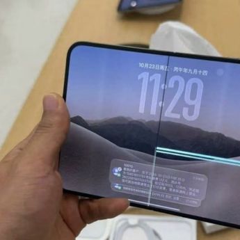 Vira Pengguna iPhone Duo Laporkan Layar Retak di Bagian Engsel