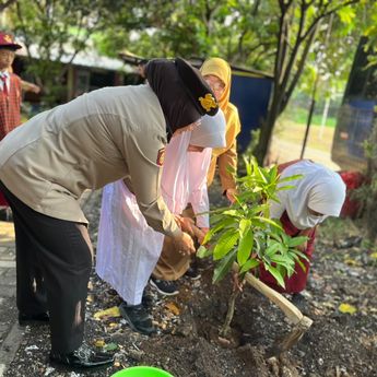 Polri Ajak Pelajar Peduli Pendidikan dan Lingkungan