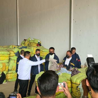 Bareskrim Ungkap Dugaan Impor Ilegal 1.257 Balpres di Subang