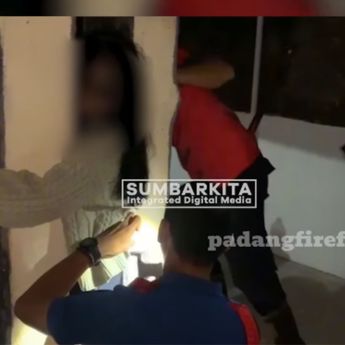 VIDEO: Penyelamatan Mahasiswi Terjepit 2 Tiang di Padang