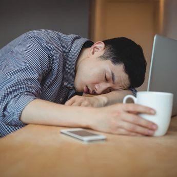 Kenapa Tubuh Sering Lelah Meski Sudah Tidur Cukup? Ini 7 Kemungkinan Penyebabnya