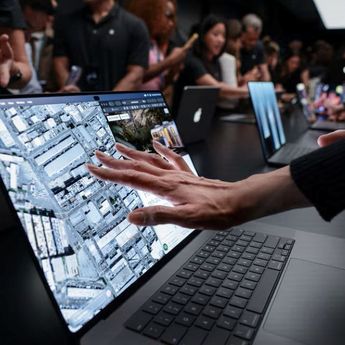 Apple Luncurkan MacBook Pro Touchscreen Pertama, Harga Mulai Rp52 Jutaan