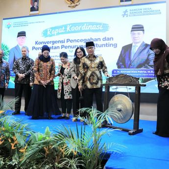 Beri Penghargaan Kepada Desa Berkinerja Baik, Mendes Yandri Sebut Pencegahan Stunting Jadi Kata Kunci Kemajuan Bangsa