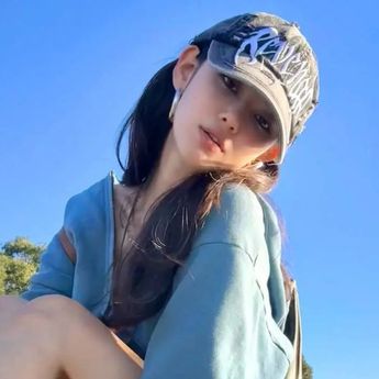 Di Tengah Konflik Hukum dengan ADOR, Danielle Eks NewJeans Rilis Lagu &lsquo;Stay&rsquo;
