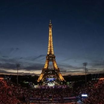 Cek Fakta: Video Menara Eiffel Terbakar Hebat