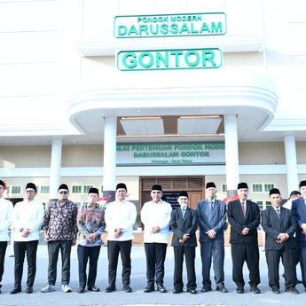 Prabowo Salurkan Bantuan untuk Gontor, Dukung Santri Jadi Generasi Berilmu dan Bermanfaat