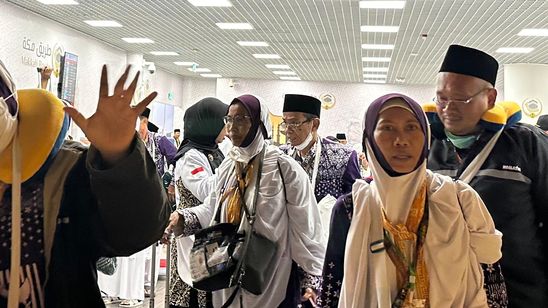 Jemaah Haji Indonesia Bersiap Masuk Raudhah Madinah