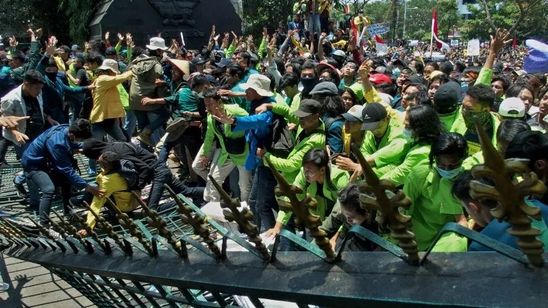 Ini 4 Mahasiswa UIN Sunan Kalijaga yang Bikin MK Hapus Ambang Batas Pencalonan Presiden