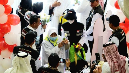 Jemaah Haji Indonesia Tiba di Makkah, Disambut Ramah dan Peroleh Smartcard