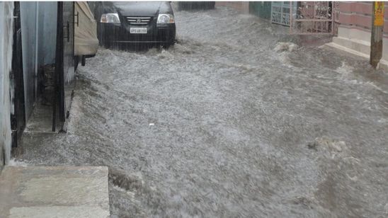 Hujan Deras Sebabkan Banjir Besar di Medan, Pencoblosan Pilkada Terganggu