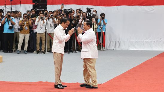 Minta TNI-Polri Dukung Transisi Pemerintahan, Jokowi: Jangan Sampai Ada Riak-riak!