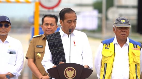 Jokowi Resmikan 2 Ruas Tol di Sumut, Habiskan Anggaran Rp17,6 Triliun