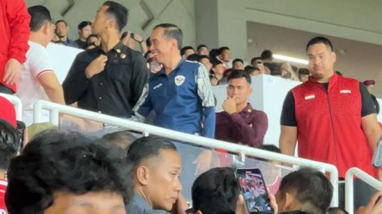 Lihat Timnas Imbang Lawan Australia, Jokowi Tetap Tersenyum