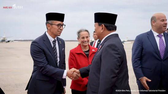 Prabowo Tiba di Washington DC, Disambut Hangat Ratusan WNI yang Rela Nunggu 3 Jam