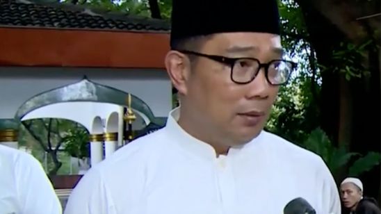  Ridwan Kamil Solat Subuh Lanjut Ziarah ke Makam Pangeran Jayakarta Sebelum Nyoblos