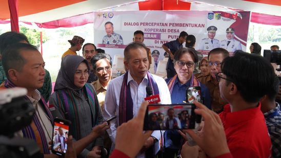 Masyarakat NTB Gotong-royong Bentuk Koperasi Desa Merah Putih