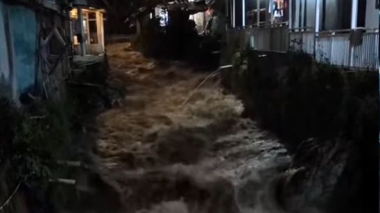 Banjir Terjang Puncak Bogor Usai Diguyur Hujan