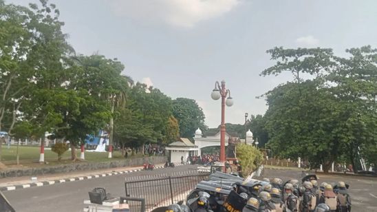 500 Personel Kepolisian Dikerahkan untuk Amankan Aksi Demo di DPRD Jambi
