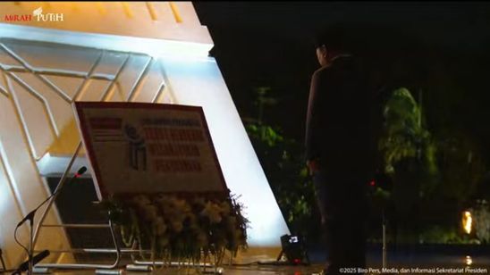 Prabowo Pimpin Upacara Ziarah Nasional dan Renungan Suci Hari Pahlawan di TMP Kalibata