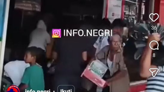 Bantuan Tak Kunjung Datang, Korban Banjir Sibolga-Tapteng Jarah Minimarket