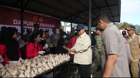 Prabowo di Tapanuli Tengah: Kapal Besar Sudah Merapat di Sibolga, Hercules Dikerahkan
