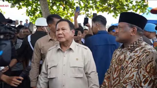 Prabowo Janji Perbaiki Bendungan hingga Sawah, Kirim Cadangan Pangan ke Aceh