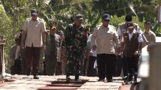 Prabowo Kunjungi Lokasi Pembangunan Jembatan Bailey di Mantuang