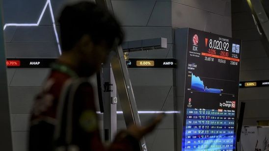 Konflik Iran&ndash;Israel Memanas, IHSG Senin Dibuka di Zona Merah