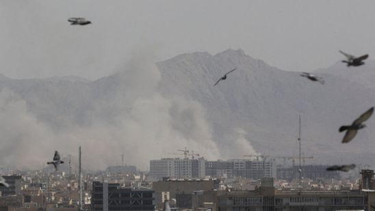 2 Warga Israel Terluka Akibat Ledakan Rudal Balasan Iran