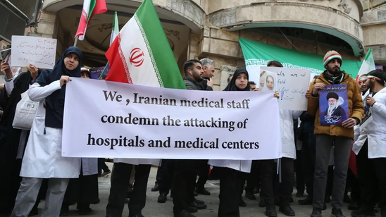 Trump Ancam Iran dengan Serangan Lebih Besar Jika Ganggu Pasokan Minyak Dunia