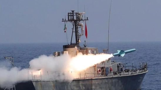 AS Hancurkan Kapal Iran di Selat Hormuz di Tengah Dugaan Pemasangan Ranjau