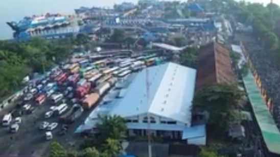 Antrean Kendaraan Arus Mudik di Pelabuhan Gilimanuk Capai 23 KM