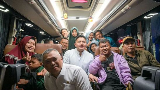 Seskab Teddy Tinjau Puncak Arus Balik Lebaran di Terminal Pulo Gebang