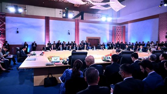 Hadiri Sesi Pleno KTT Ke-48 ASEAN, Prabowo Serukan ASEAN Perkuat Persatuan dan Perdamaian Kawasan