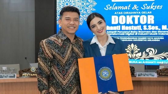 Raih Gelar Doktor, Ashanty Ngaku Sempat Stress Berat hingga Hilang Fokus Saat Sidang