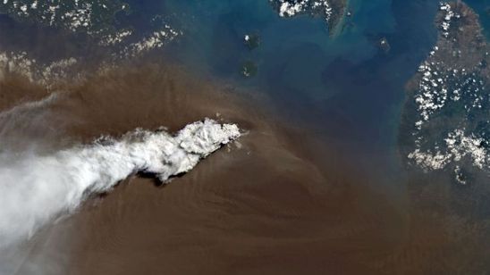 Pemerintah Gelar Operasi Modifikasi Cuaca imbas Abu Vulkanik Gunung Anak Krakatau